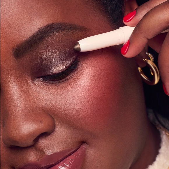 Rare Beauty Selena’s Essential Eye Duo - Picture 5 of 9